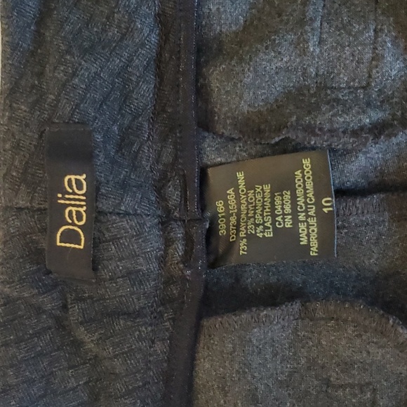 Pull on pants - Picture 3 of 3